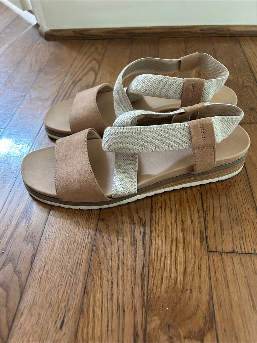 Dr. Scholl's Tan Suede Sandals with Cream Elastic Straps image 3